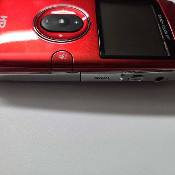 ProMaster MyMuvi Facecam HD Camera Red - Picture 3 of 7